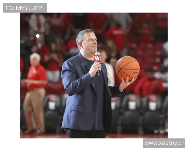 火箭队急需保罗助力但因工资帽限制最早一月才能引援